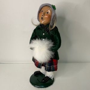 Byers Choice Ltd. The Carolers 1993 girl